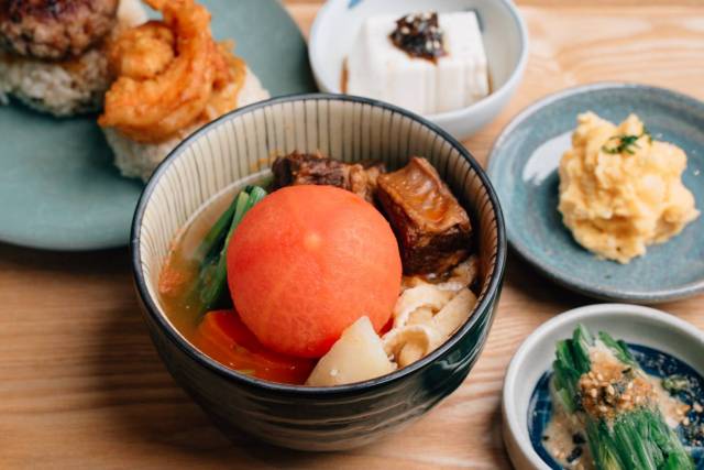 【2025點數護照】MISOTABLE蕃茄燉牛肉味噌湯(套餐) 買一送一
