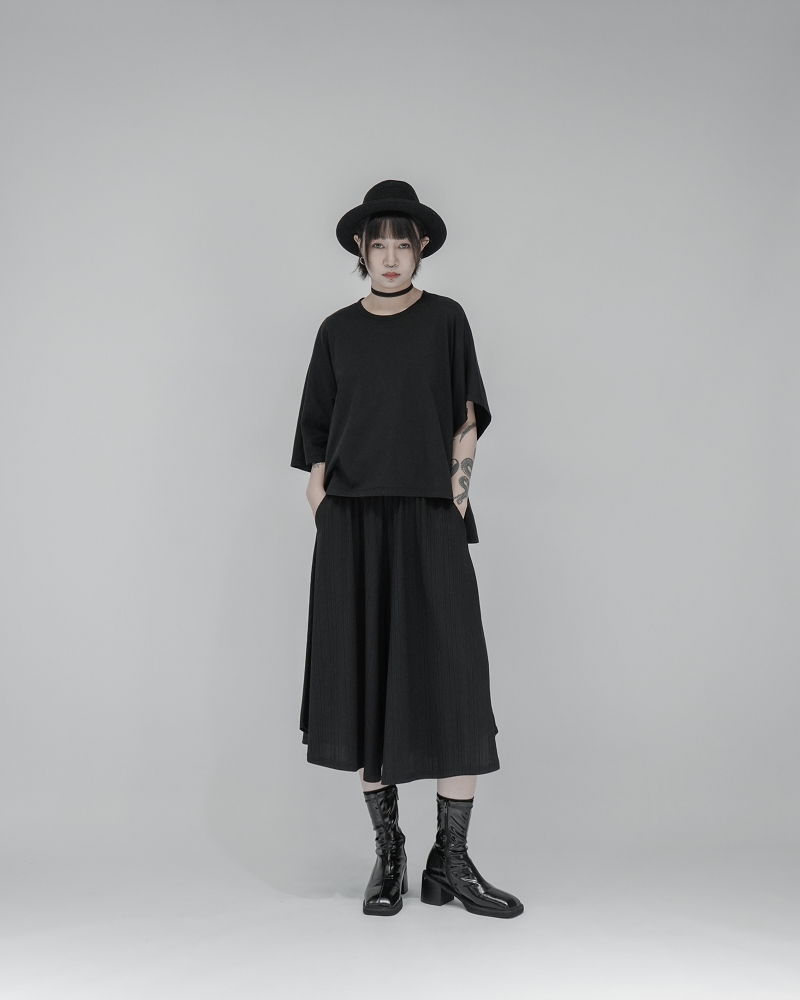 MUKK DESIGN 細坑條六分寬褲裙