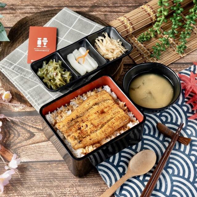 【獨家優惠餐券】鰻魚日記 現烤白燒鰻魚飯-標準(贈送炸物4選1)
