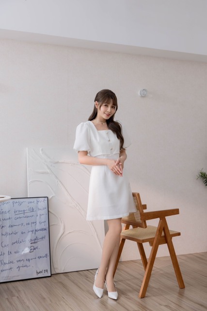 【夏日必備夢幻戰服】HOME SHOP-法式澎袖連身短洋裝