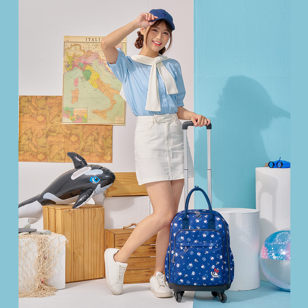 【kiki STUDIO】Hello Kitty 皇家航海-四輪行李袋-深藍