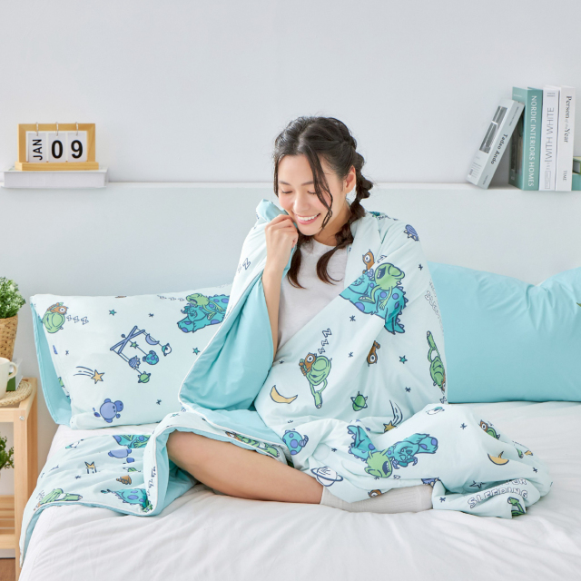 【有點5購厲害】二代怪獸電力公司 眠綿冰玻尿酸抗菌涼感涼被床包組寢飾+大型洗衣袋