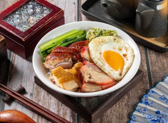 【桃站獨家耶誕商圈美食】美生餐室 桃園中華店 點公司三寶飯加贈飲品乙杯