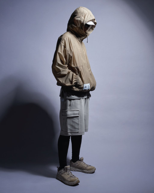 【點亮夏日穿搭】IZZUE Army x alpha聯名連帽防風外套
